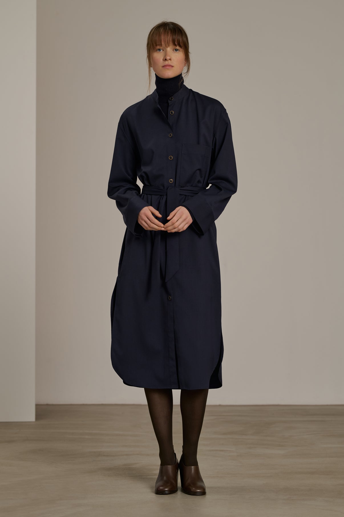 ROBE AKIKO  NAVY vue 3